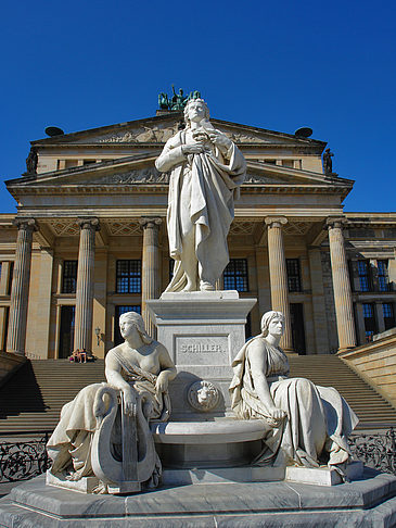 Foto Schillerdenkmal mit Konzerthaus