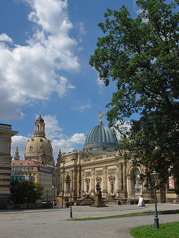 Frauenkirche und Kunstakademie Fotos