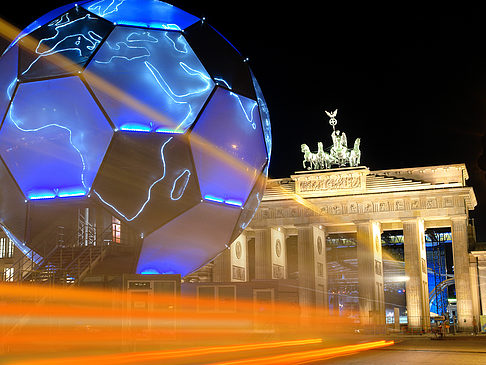 Brandenburger Tor bei Nacht Fotos