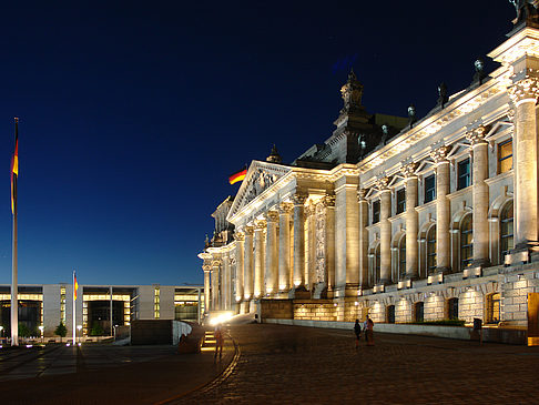 Reichstag bei Nacht