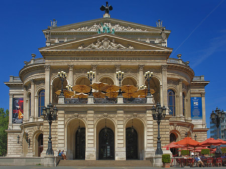 Fotos Alte Oper mit Schirmen | Frankfurt am Main