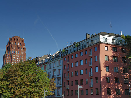 Main Plaza mit Häusern Fotos