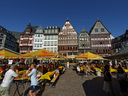 Römer mit Schirmen Foto 