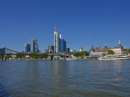 Foto Skyline von Frankfurt mit Saalhof