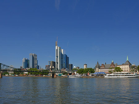 Fotos Skyline von Frankfurt mit Saalhof | Frankfurt am Main