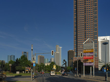 Fotos Messeturm auf der Theodor-Heuss-Allee