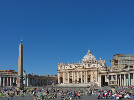 Fotos Obelisk mit dem Petersdom